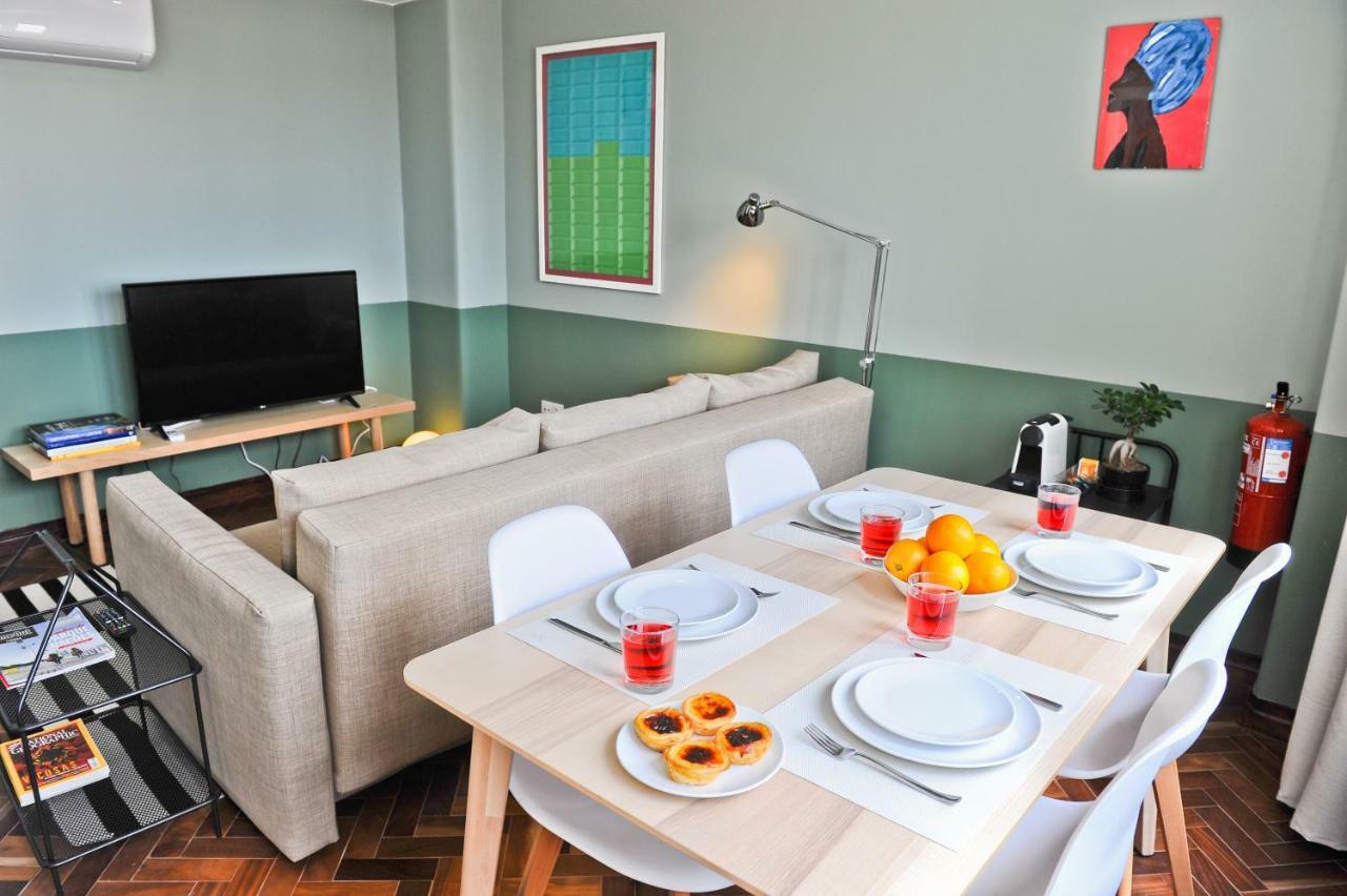 Pop The Cork In By Misha's Place 5b Lisboa